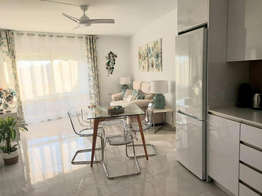 Lux. Frontbeach-Terrace. 5 Pools.Tv. 2 A.C.Netflix Benalmádena Exteriör bild