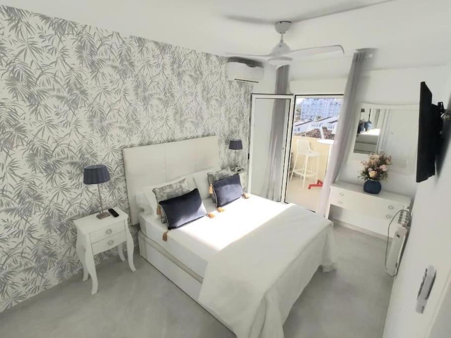 Lux. Frontbeach-Terrace. 5 Pools.Tv. 2 A.C.Netflix Benalmádena Exteriör bild