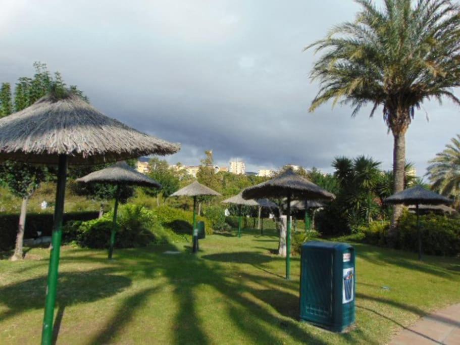 Lux. Frontbeach-Terrace. 5 Pools.Tv. 2 A.C.Netflix Benalmádena Exteriör bild