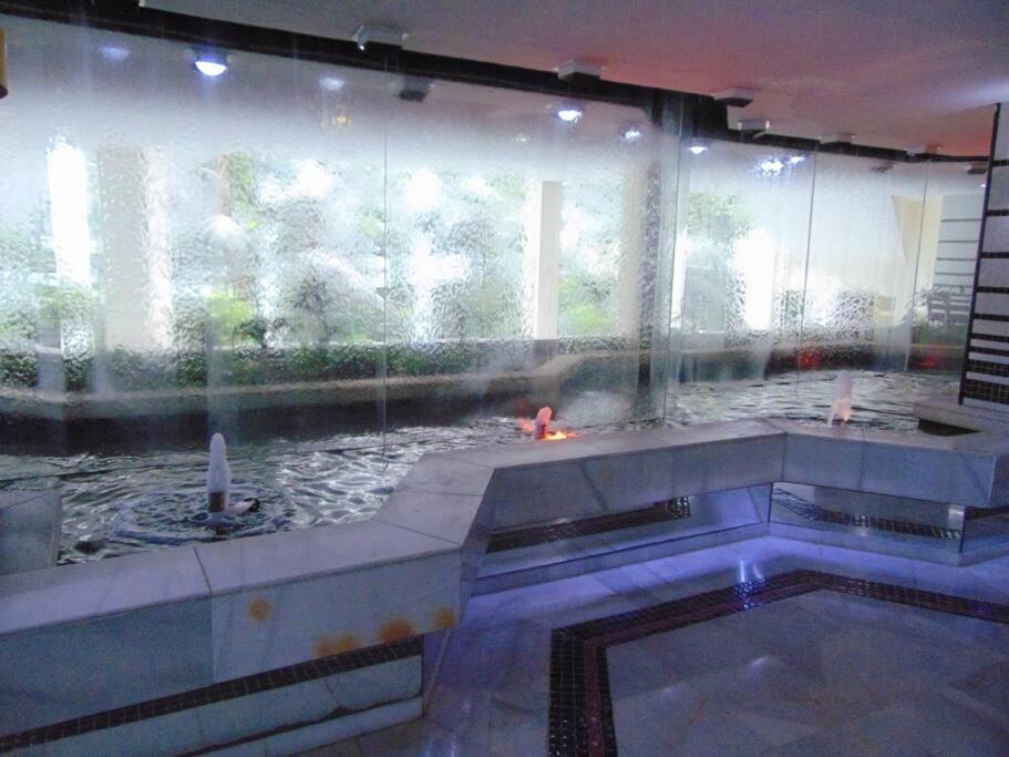Lux. Frontbeach-Terrace. 5 Pools.Tv. 2 A.C.Netflix Benalmádena Exteriör bild